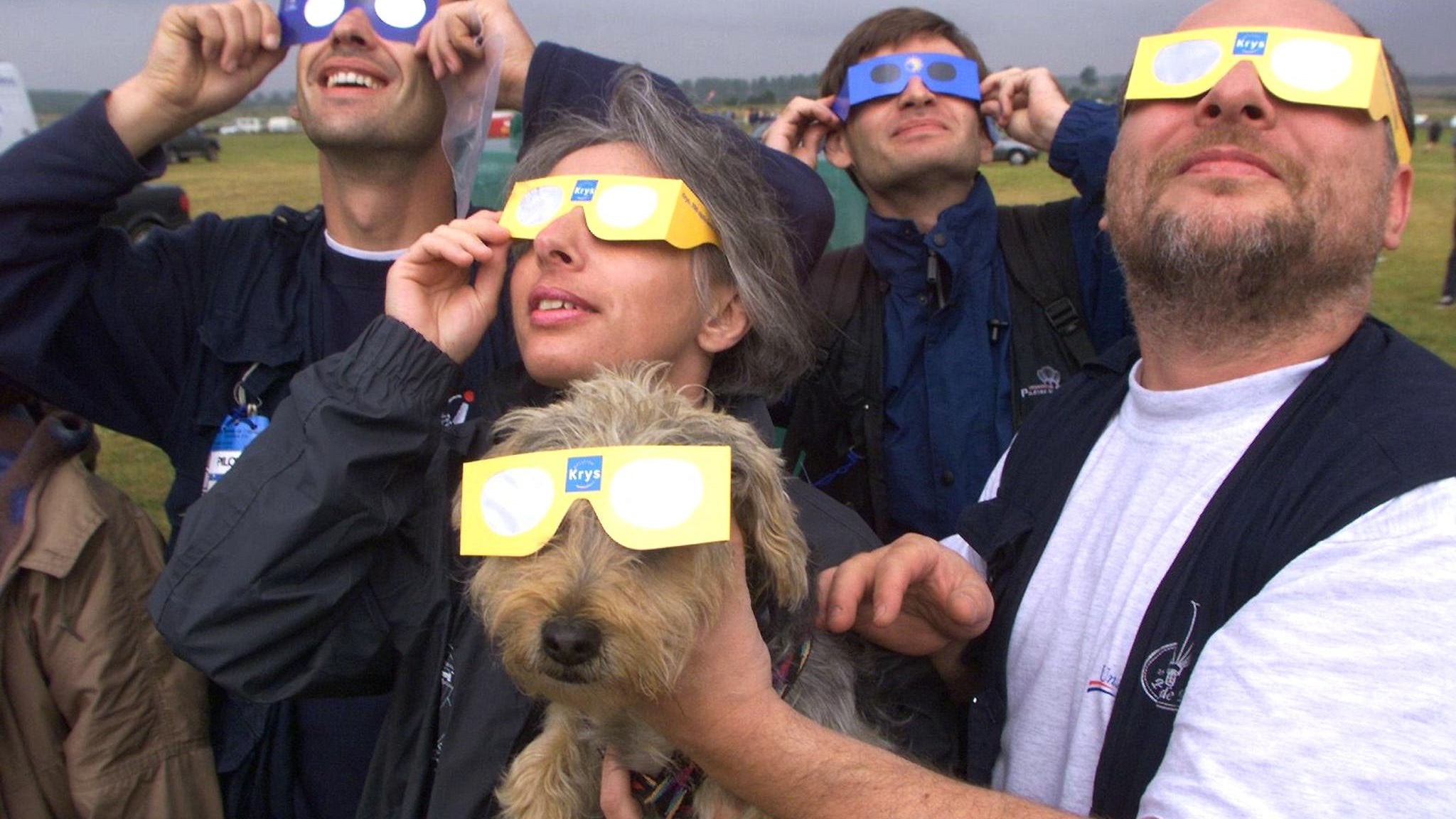 Éclipse du 12 août 2026 : pourquoi les lunettes de protection ne sont plus gratuites comme en 1999 ?