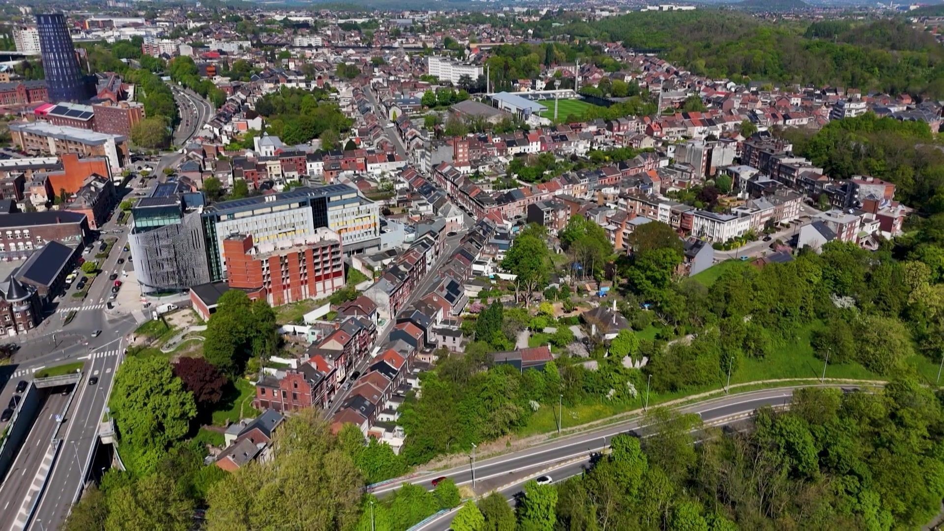 Lutte contre les logements vides : l'expérience belge de Charleroi peut-elle inspirer Abidjan ?